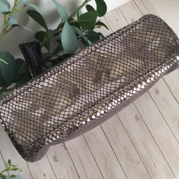 Michael Kors Limited Edition Cosmetic Bag NWOT Rare - Picture 4 of 16